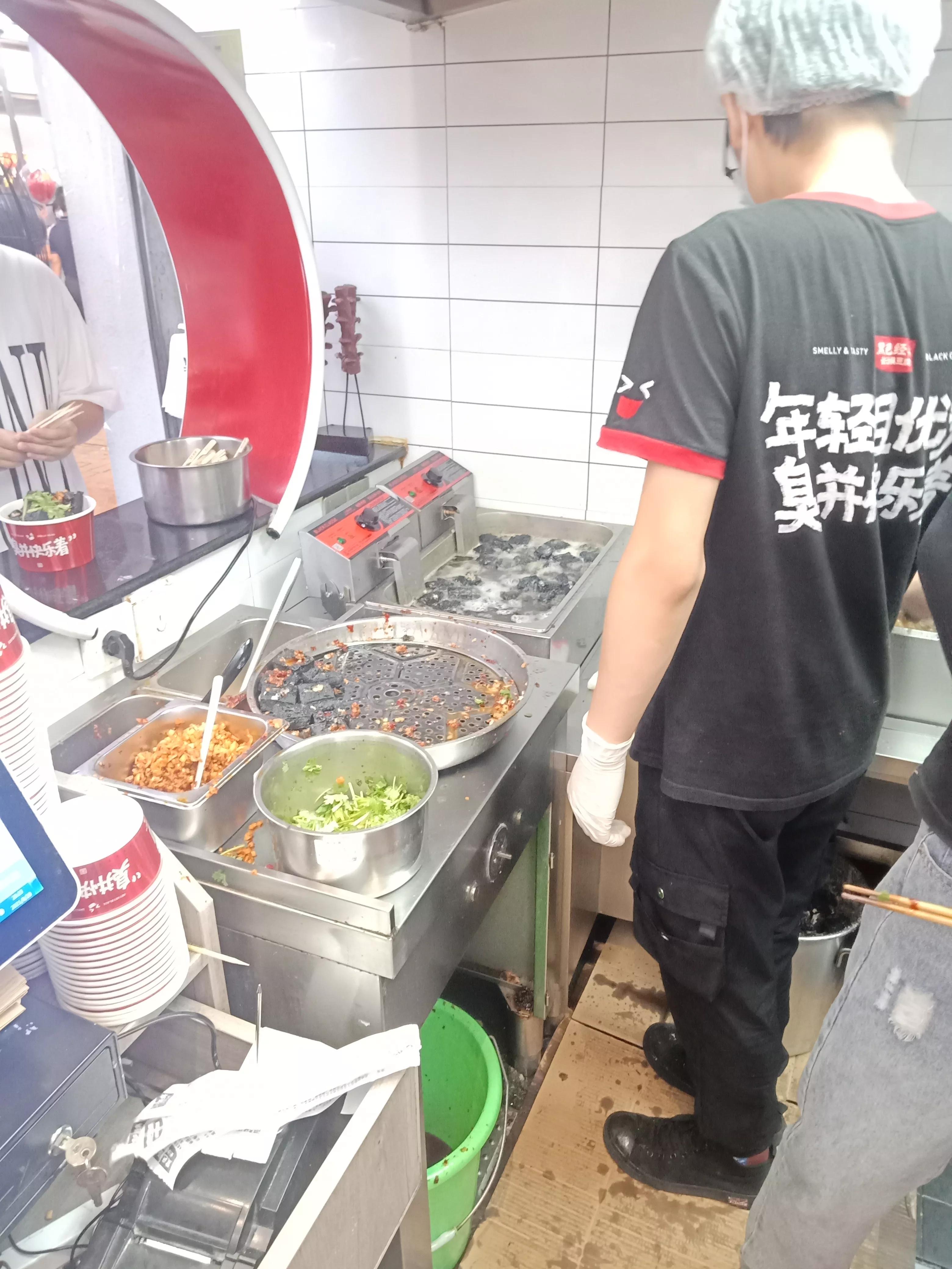 臭豆腐在夜市上应该怎样营销,臭豆腐最新火爆营销方案