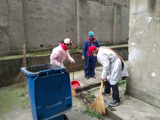 硬核小护姐表白汉警,援鄂医护表白民警