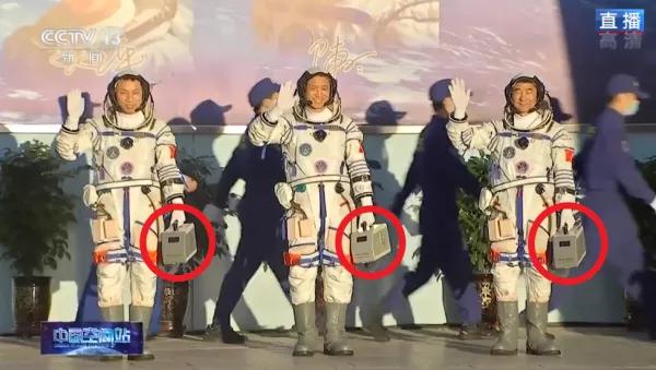 航天员带了哪些私人用品,为什么航天员要佩戴武器