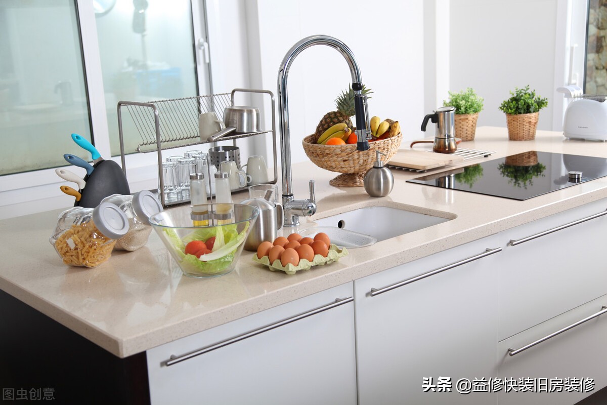 厨房墙壁漏水最简单的补救方法,厨房漏水怎么补漏最快方法