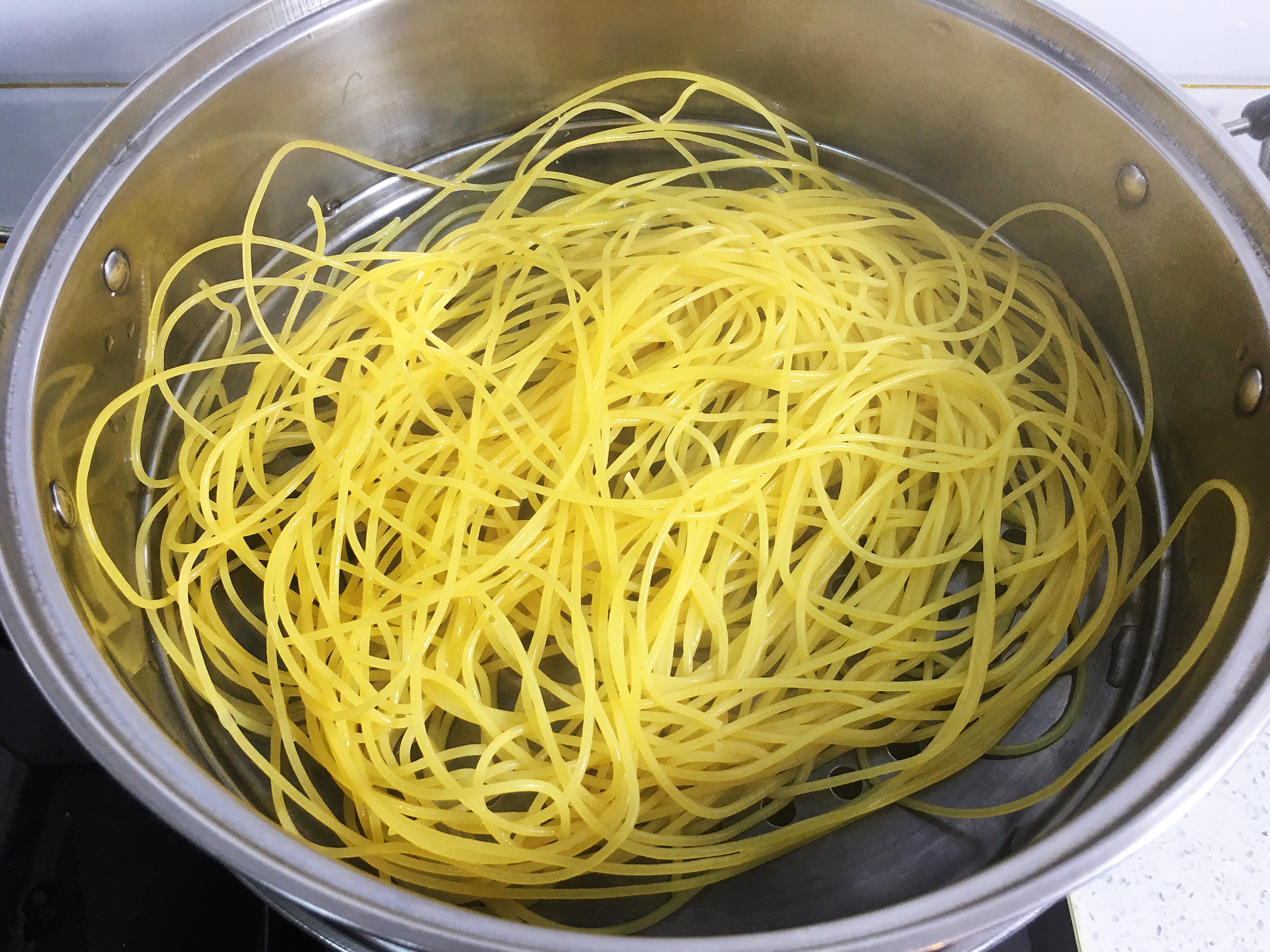 玉米面条先泡后煮的视频,玉米面条生吃