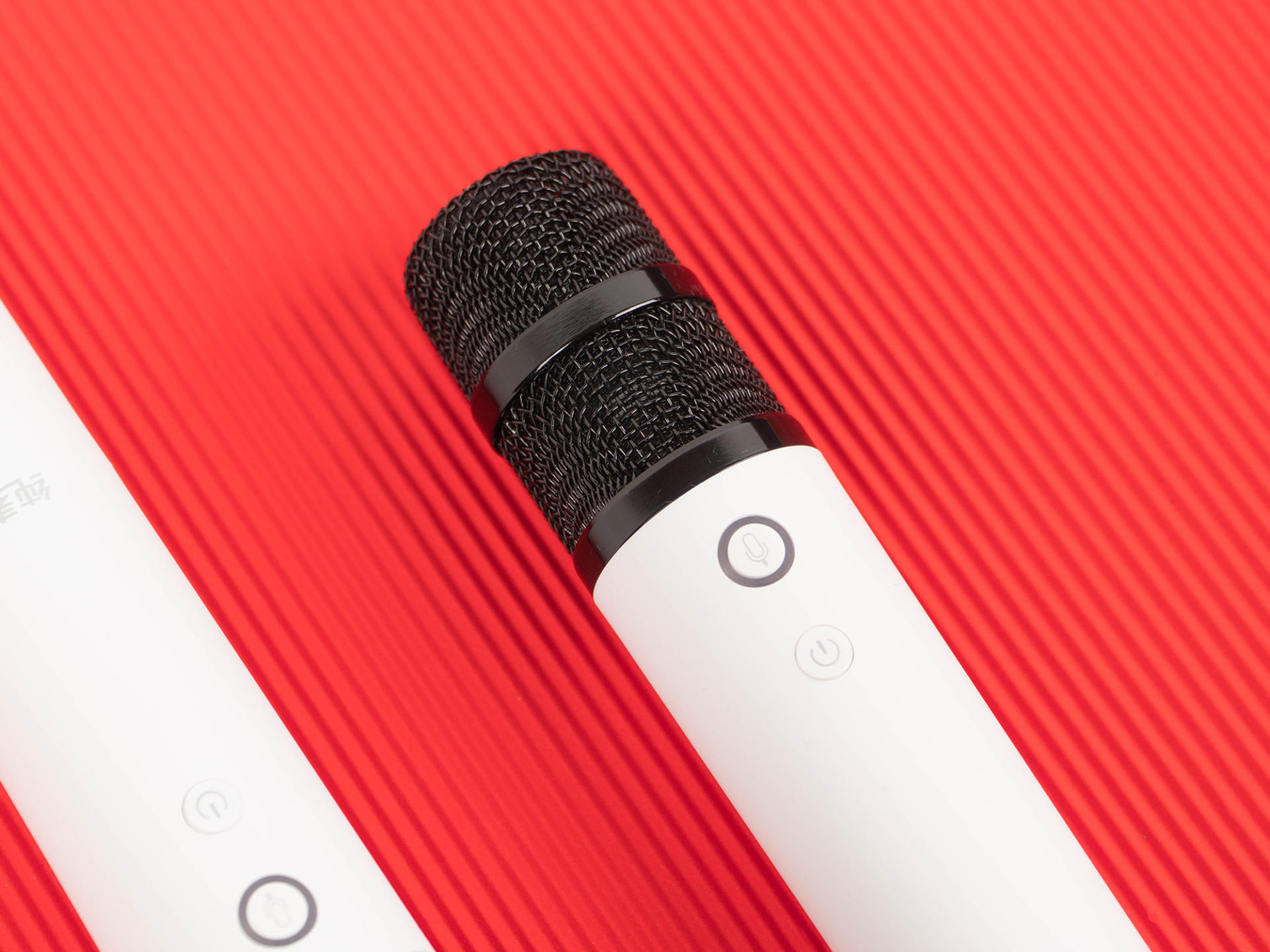 给生活加点料：小米电视配纯麦K歌无线麦克风，客厅秒变KTV