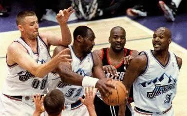 从乔丹到科比和詹姆斯,乔丹科比勒布朗一代又一代的传承