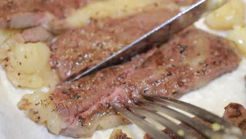 铁板多次烧红会怎么样,铁板上面放油一烧就蒸发了