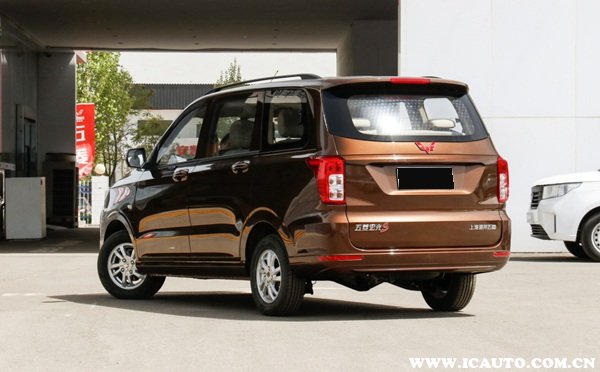 五菱宏光1.2跟1.5的配置区别,五菱宏光排量1.2和1.3有啥区别