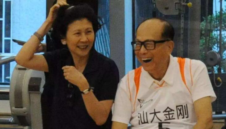 香港富豪风水师，不贪钱财让人多行善举，病危李嘉诚抢付医药费