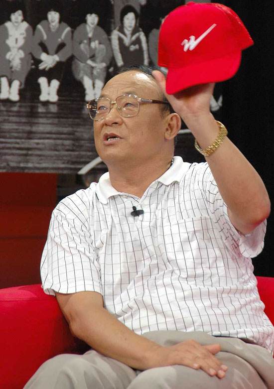 中国鞋王干翻耐克,中国鞋王安踏李宁