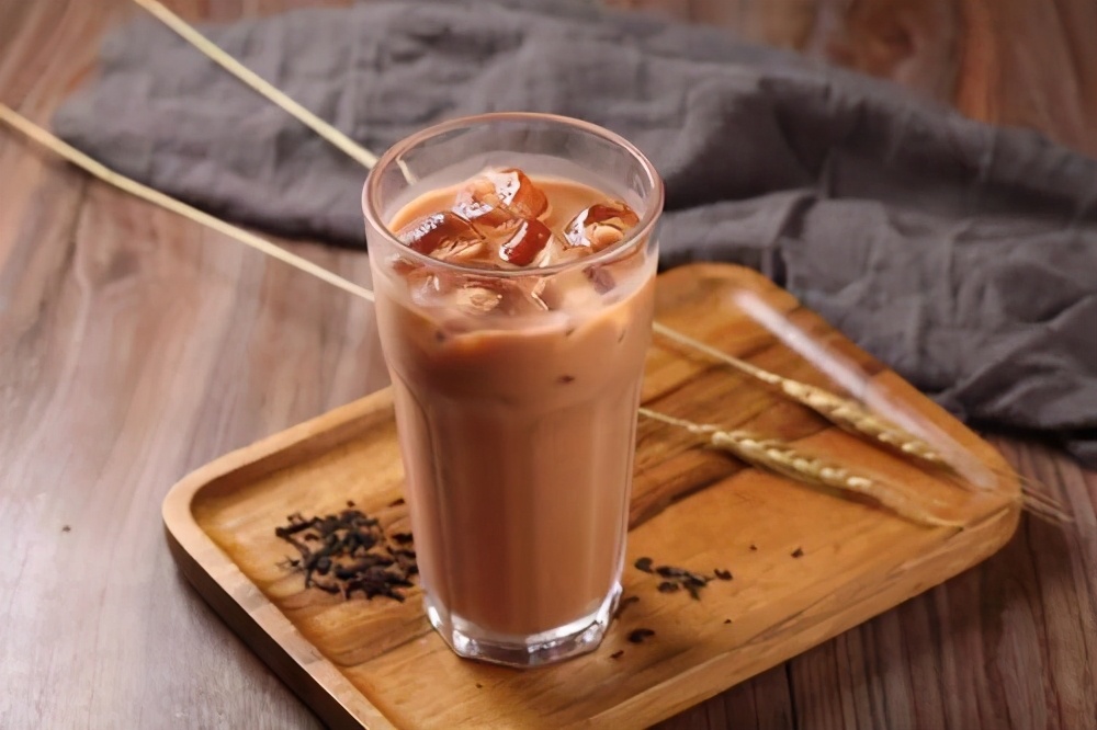 鸳鸯奶茶，是奶茶与咖啡完美融合的结晶，是一口上瘾的味蕾侵略者