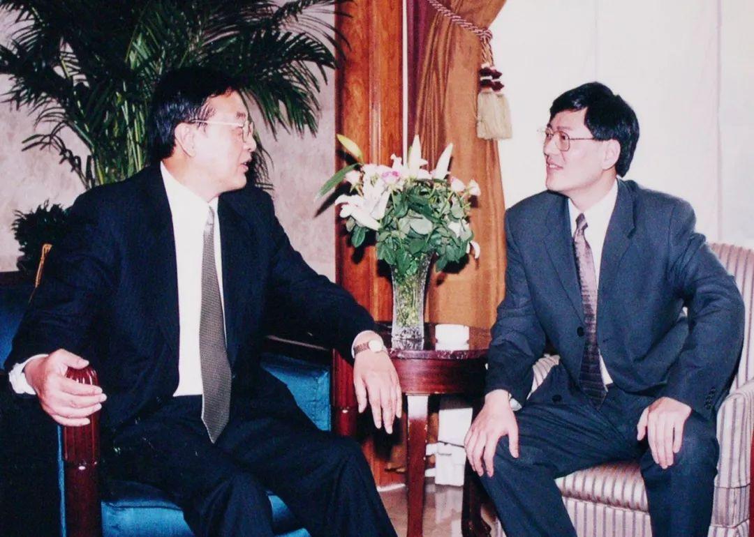 联想当年两位少帅,柳传志为何选择杨元庆接班,而让郭为另起炉灶