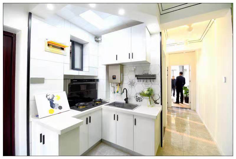 房咖荟和万合群盟成功举办学区房看房游学活动