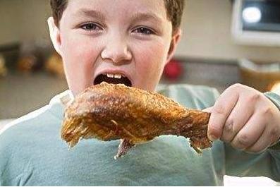 3岁宝宝说肚子疼且发烧,3岁宝宝说肚子疼