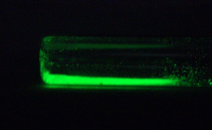 吃一口核废料会怎样?外国富豪把镭当补药,连喝1400瓶含镭药水