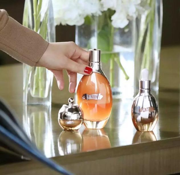 紧致抗皱美白补水精华液,美白淡斑补水保湿舒缓精华液