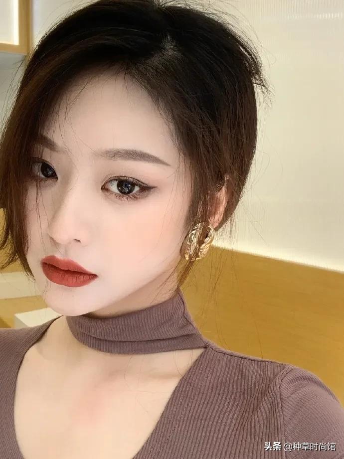 头发贴脸怎么弄蓬松,头发特别塌贴头皮发型