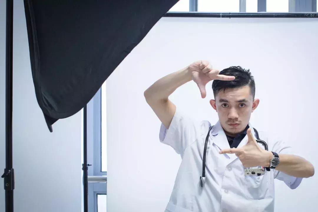 病房一堆人的真实照片,在医院病房的照片真实一点的