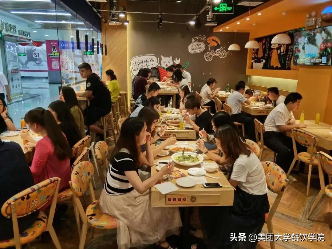 2000家VS100家，鱼你在一起和渝是乎的不同“鱼”生