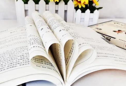 李白对杨贵妃最肉麻诗句,李白最肉麻的夸杨贵妃的诗