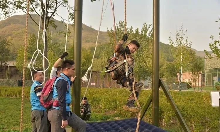 给边防部队最好的装备,边防军人负重装备