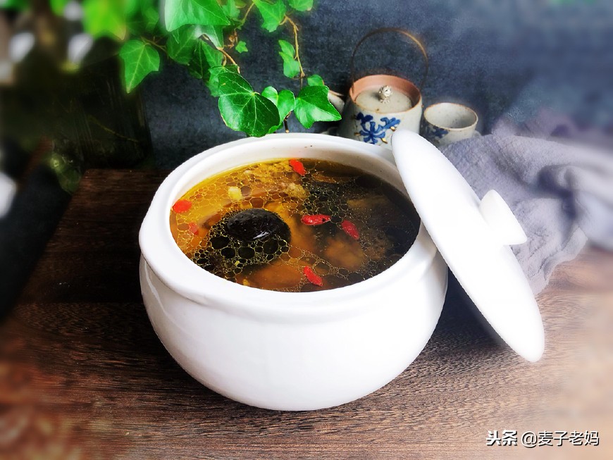 炖鸡汤怎么炖才汤鲜味美呢,炖鸡汤好喝不腻有什么诀窍