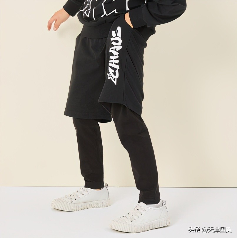 气质佳懂穿搭“真快乐”雀氏童装让你家神兽成为靓仔