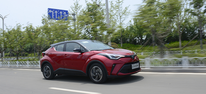 丰田c-hr双擎2021款双擎2.0le-cvt,丰田c-hr混动真实测评