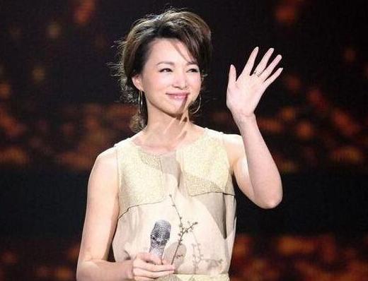 央视一姐董卿成名史,董卿从无名小卒到央视一姐