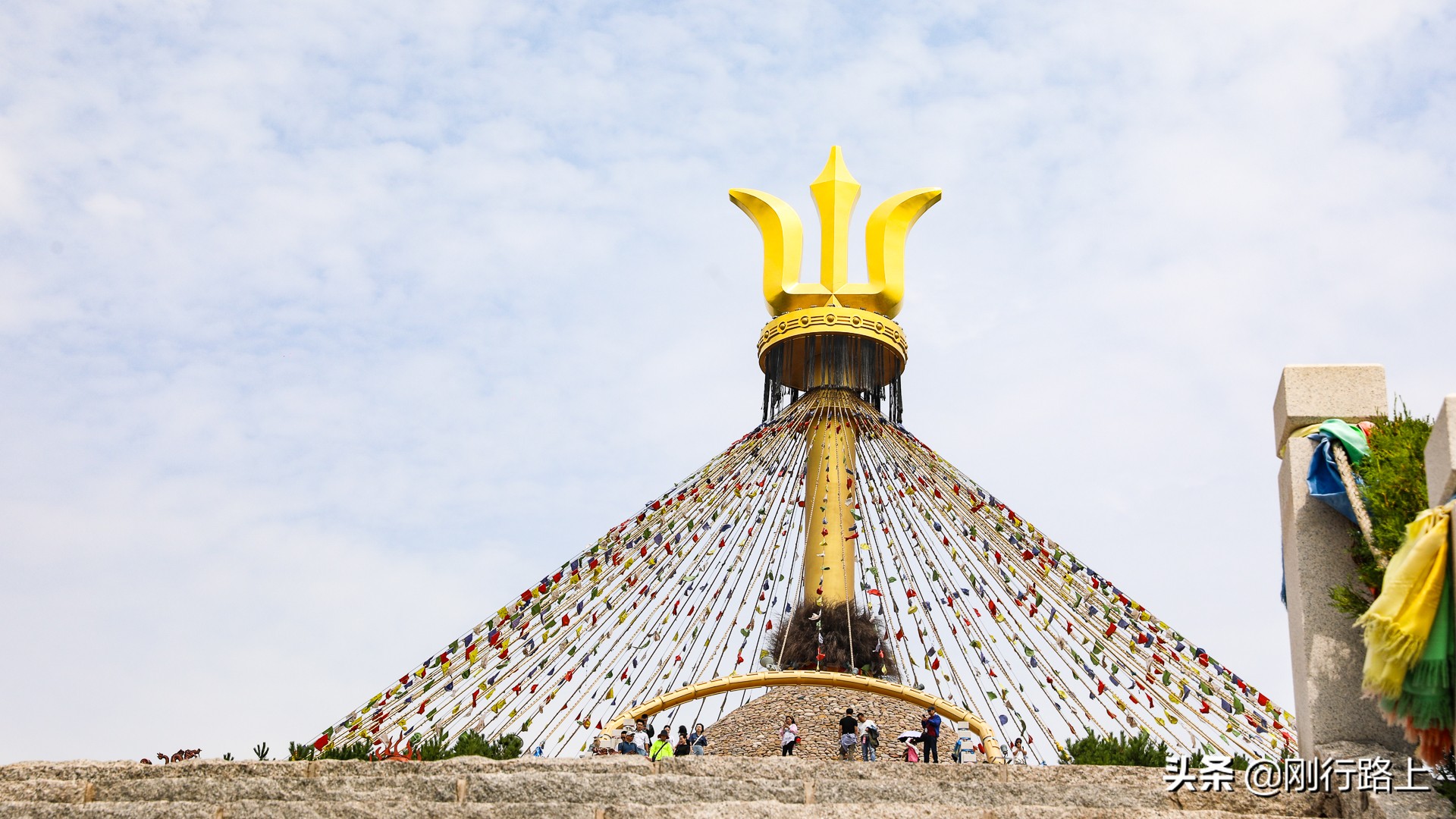 鄂尔多斯的伊克昭敖包，被誉为中国第一敖包，免费开放