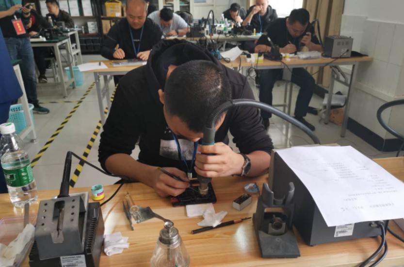 手机实体店生意惨淡如何自救,手机店倒闭的心酸经历