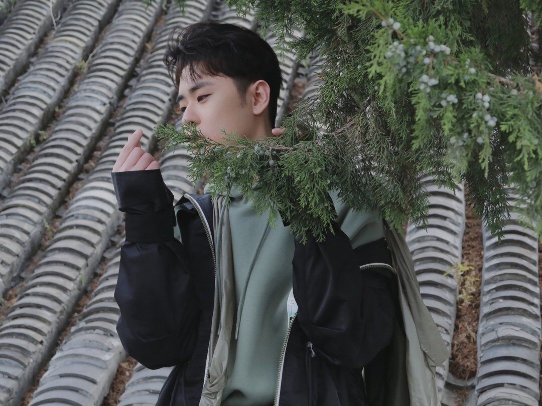 壁咚大明星张云雷完整版,贵圈采访张云雷文字完整视频