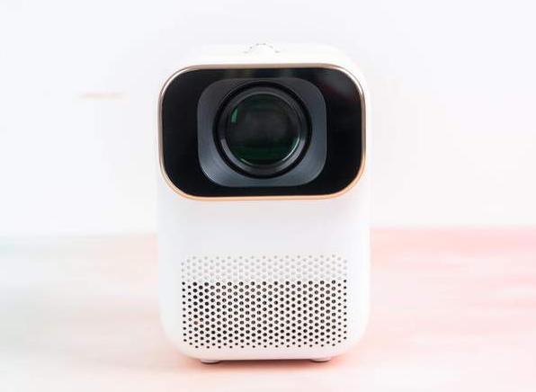 投影仪品牌推荐四个热门投影,高端旗舰投影仪品牌排行榜