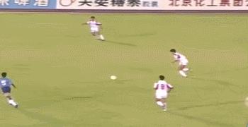 一文看懂范志毅巅峰有多强:敢与C罗比弹跳,后卫技术胜前锋