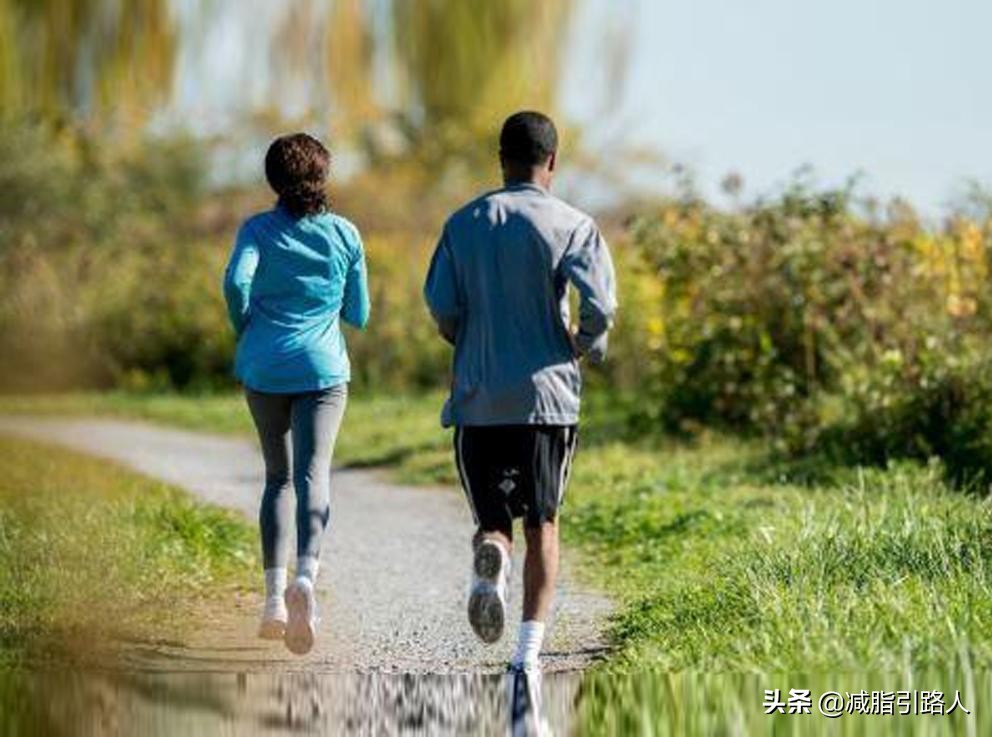 跑步注意事项跑前热身跑后拉伸,提高1000米跑步成绩的注意事项