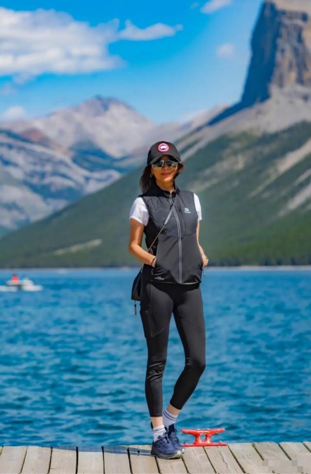 章泽天清华捐款,章泽天捐款拿到了清华文凭了吗