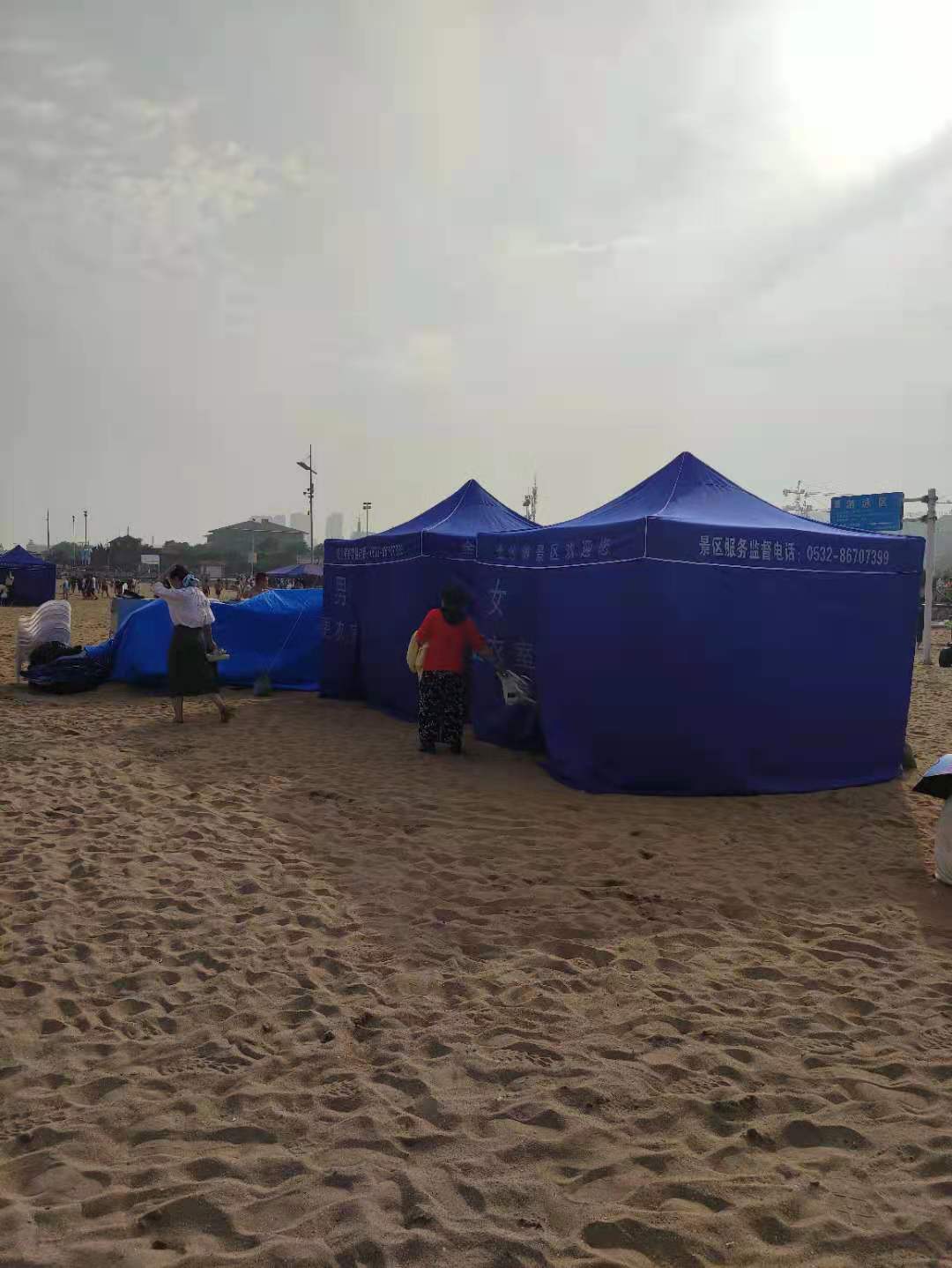 青岛金沙滩——亚洲第一滩，夏天人气火爆，美女扎堆，超级震撼