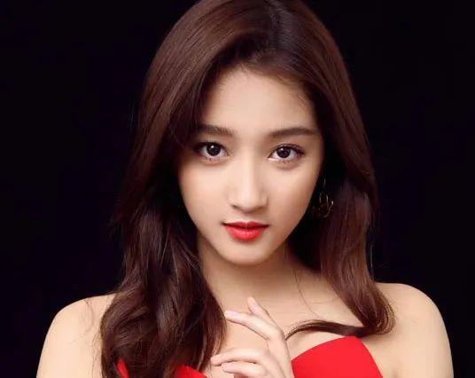 关晓彤啊,你到底是有多缺钱啊?