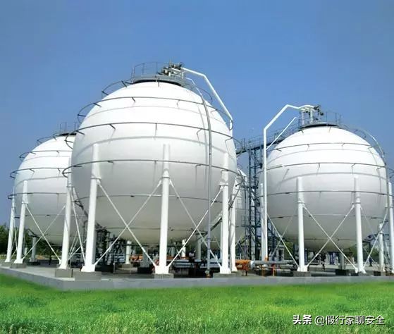 布置管道时主要应考虑哪些因素,gb50160储罐布置