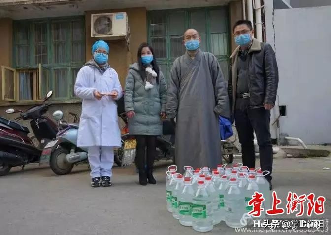 捐款1000元抗击疫情,人大代表抗疫捐赠物资