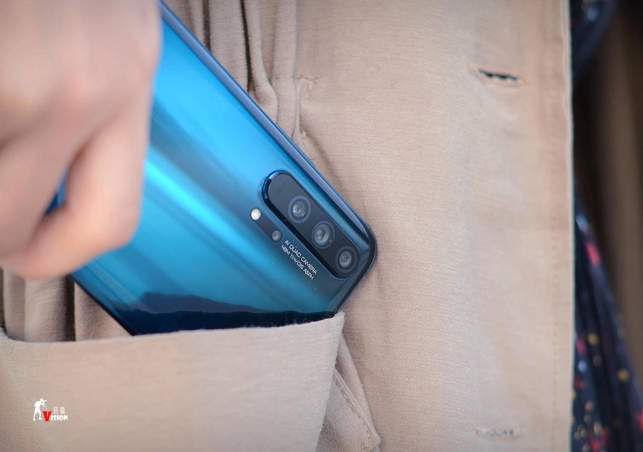 荣耀20pro评测视频,荣耀20与荣耀20pro深度评测