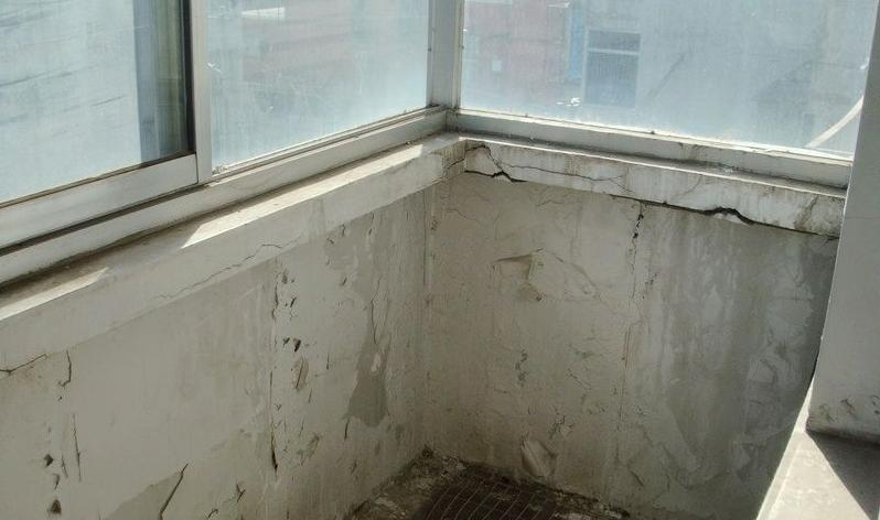 阳台漏水有什么好的解决办法,楼上阳台漏水不肯修楼下如何处理