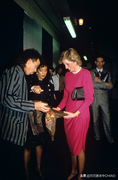 高档皇家贵族衣服女,皇家女人服饰