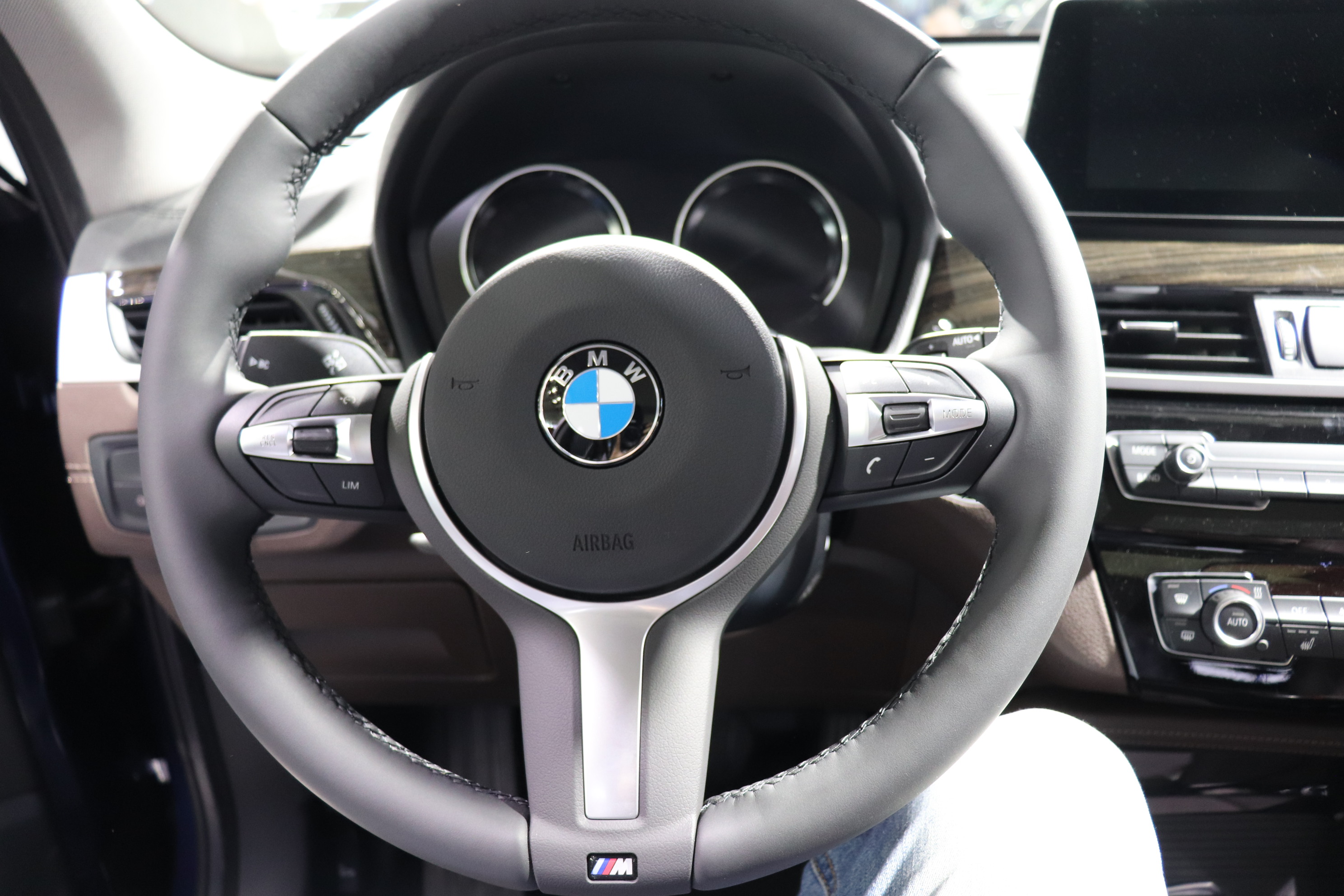 车主说宝马x1抖,宝马x11.5三缸发动机怎么样