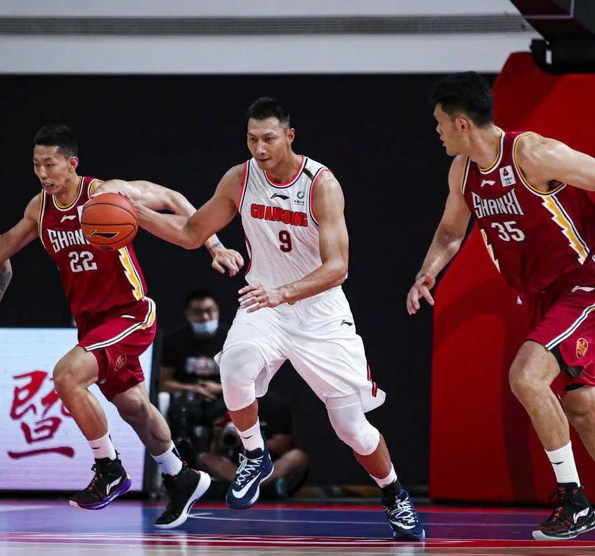 易建联nike篮球签名,nike易建联1代