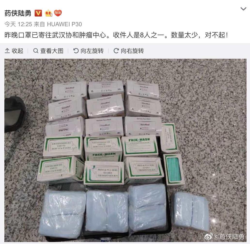 他在印度坐着三轮车狂奔,就为了抢3000个口罩……