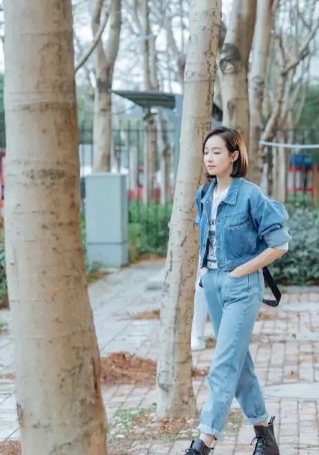 日常穿搭夏季宋茜背心牛仔裤,宋茜复古清新连衣裙时尚抢镜