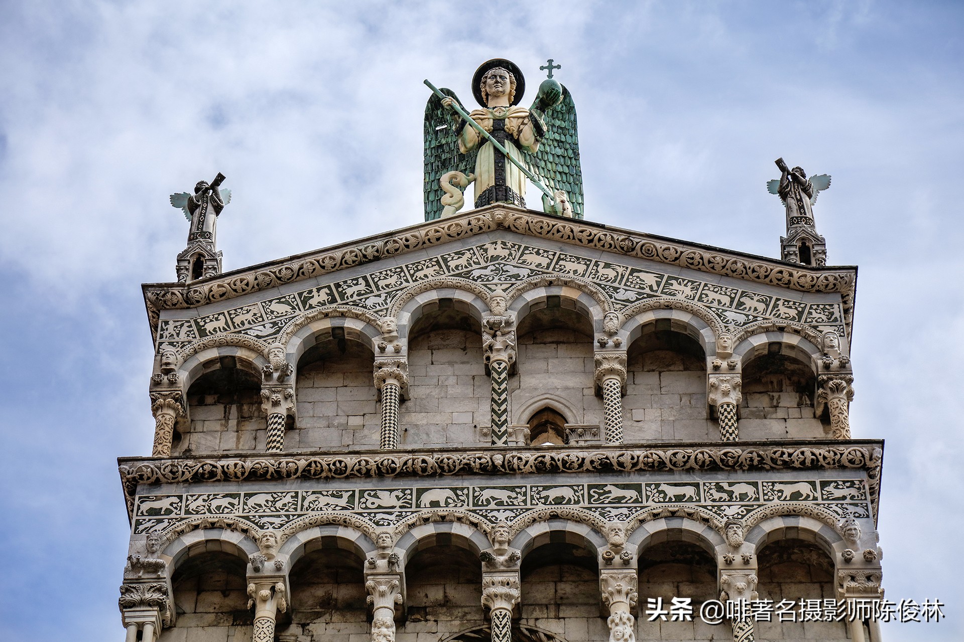 比萨和卢卡，一城因歪了的塔著名，一城躲过二战轰炸保存中世纪原貌