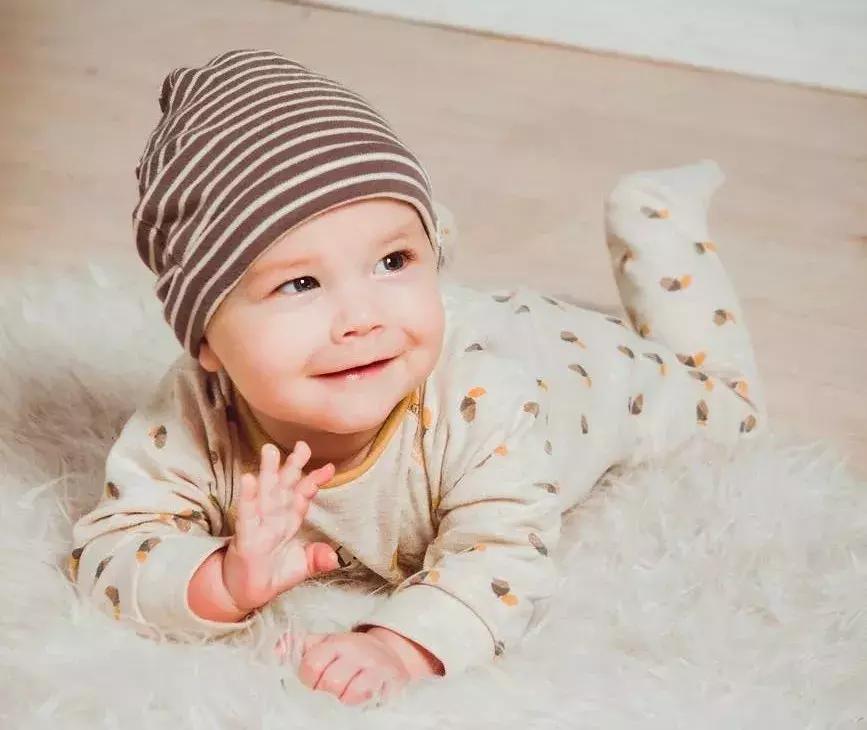 含荧光剂的洗衣液洗宝宝衣服,洗衣液香味对宝宝有害吗