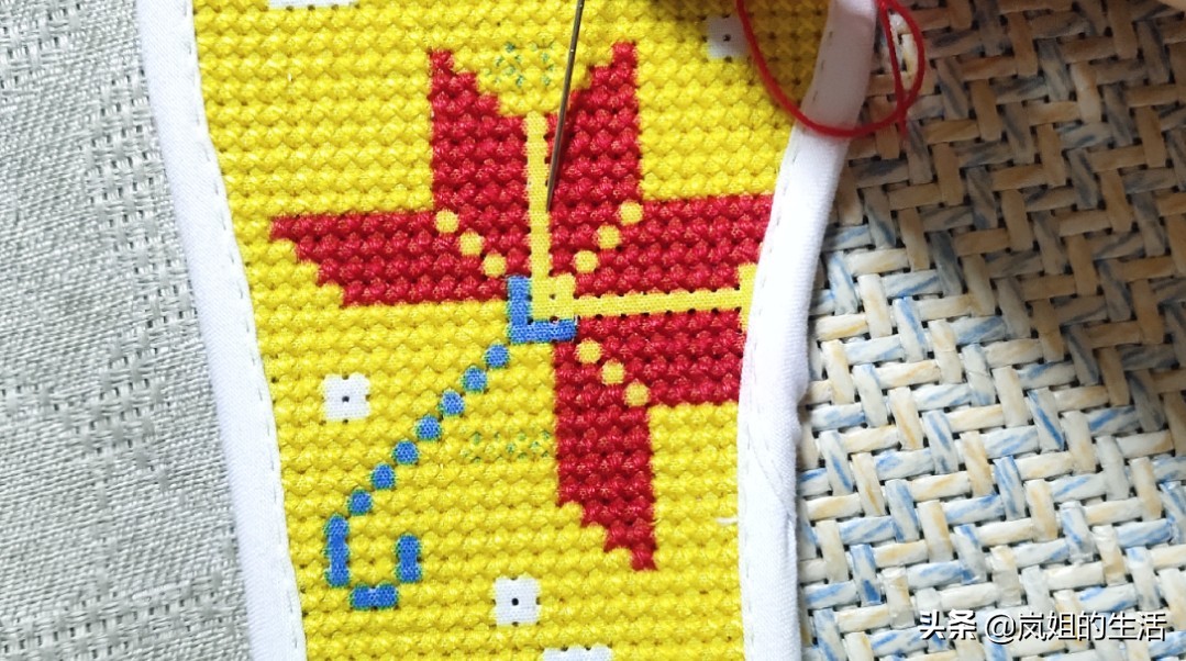 龙凤呈祥十字绣鞋垫背面,十字绣鞋垫背面半针怎么办