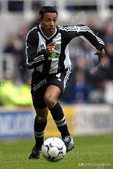 阿迪达斯老款猎鹰足球鞋测评,adidas足球鞋猎鹰2022黑红