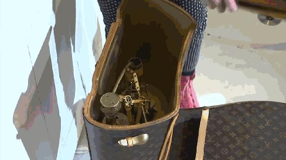 lv顶级旅行包多少钱,lv推出形似飞机的包售价25万