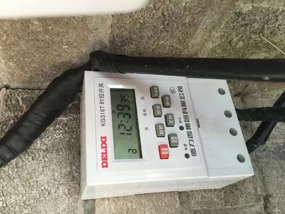 地面上鱼池自动排污过滤施工方法,鱼池过滤系统怎么实现自动排污的